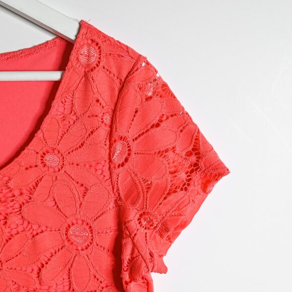 TIANA B. Coral Floral Lace Overlay Short Sleeve Dress - Size Medium - Picture 5 of 13